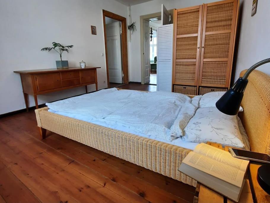 Altbau Charme & Mittendrin ชตราลซุนด์ ภายนอก รูปภาพ